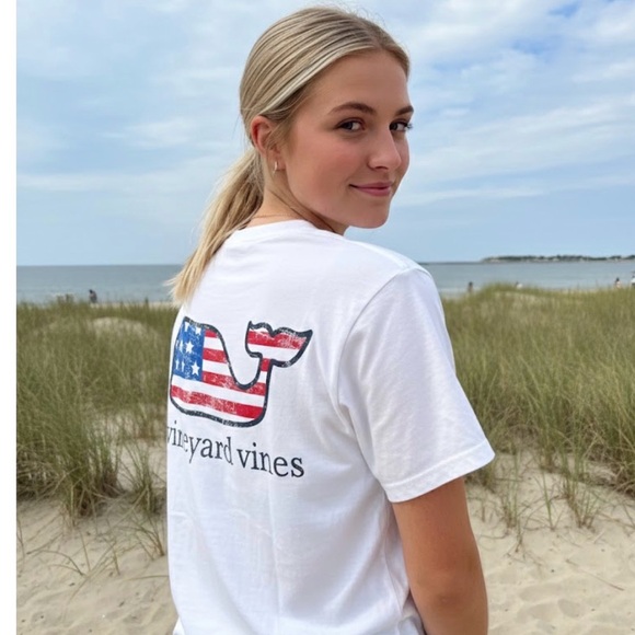 Vineyard Vines Patriotic Flag and Whale Short Sleeve Pocket Tee- Size Medium - Picture 2 of 16